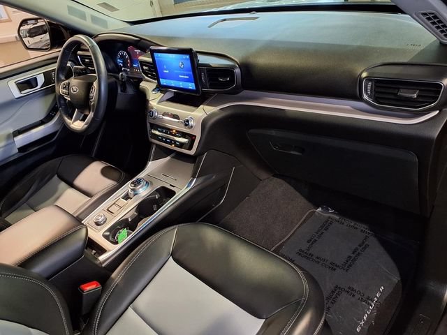 Certified 2023 Ford Explorer XLT w/ Equipment Group 202A AWD/4WD image 31