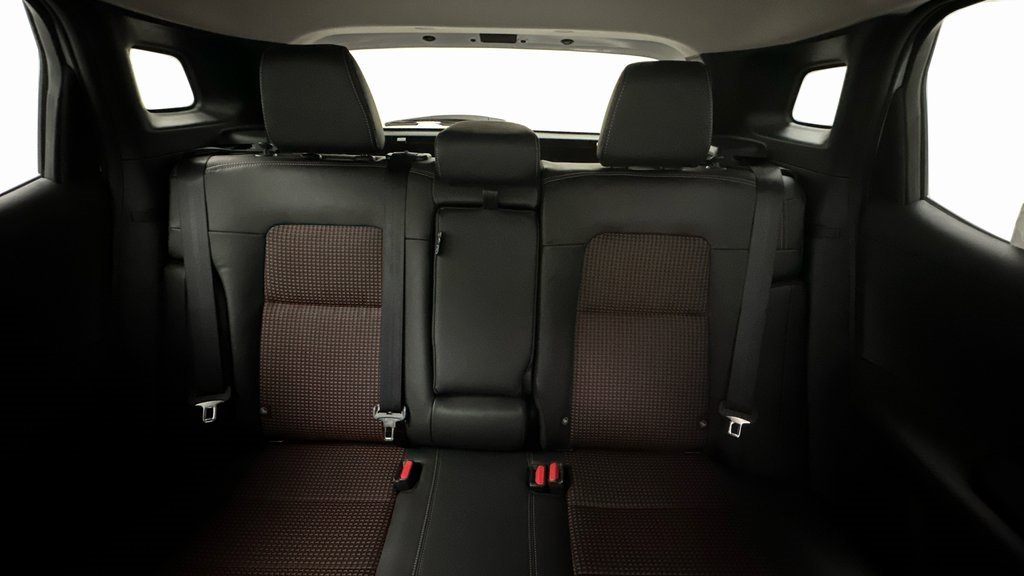 New 2026 Nissan Kicks SR w/ Cold Weather Package image 11