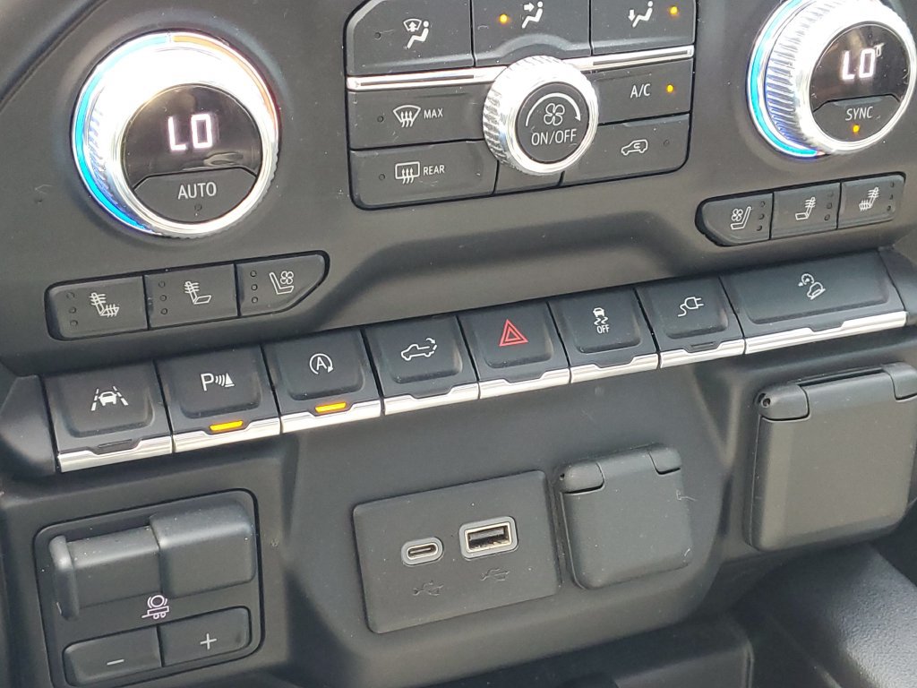 Used 2020 GMC Sierra 1500 AT4 w/ AT4 Premium Package AWD/4WD image 28