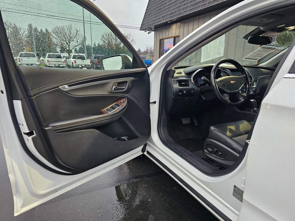 Used 2015 Chevrolet Impala LT FWD image 20