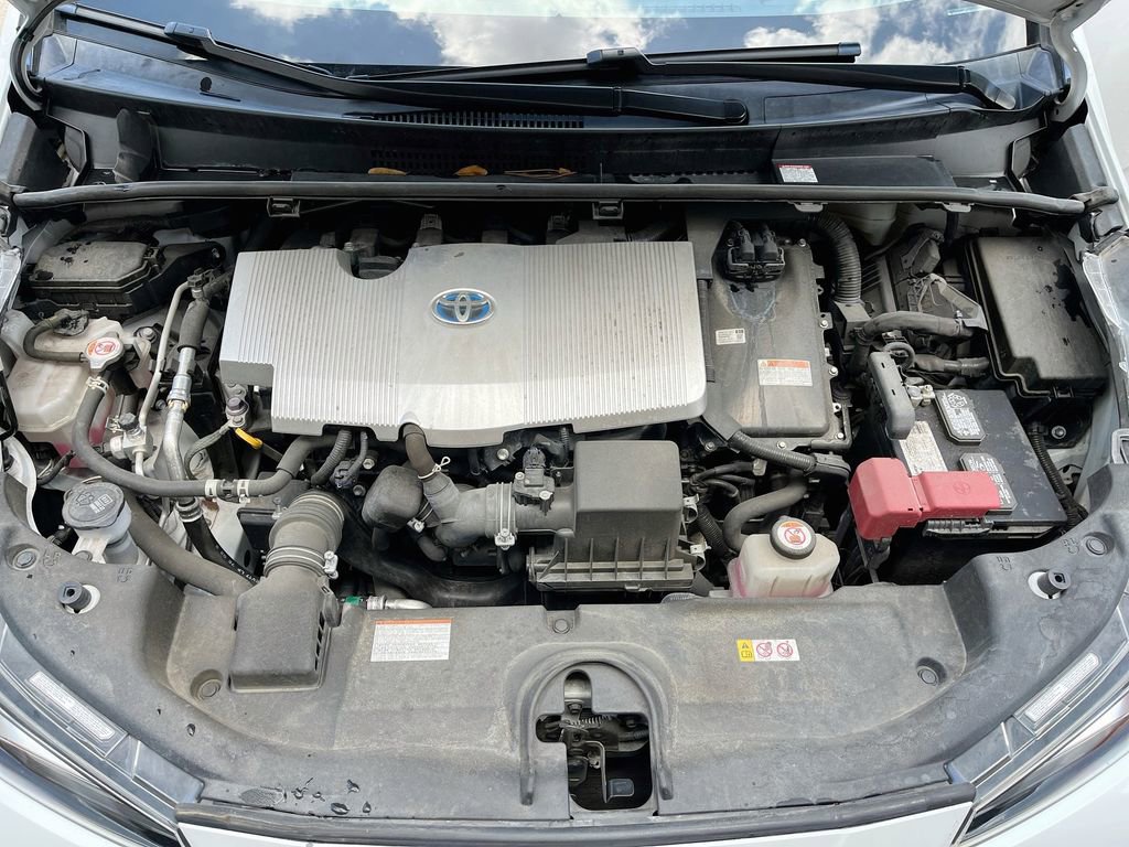 Used 2022 Toyota Prius Limited FWD image 30