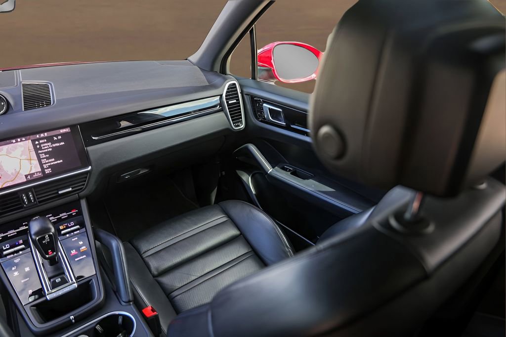 Used 2021 Porsche Cayenne image 29