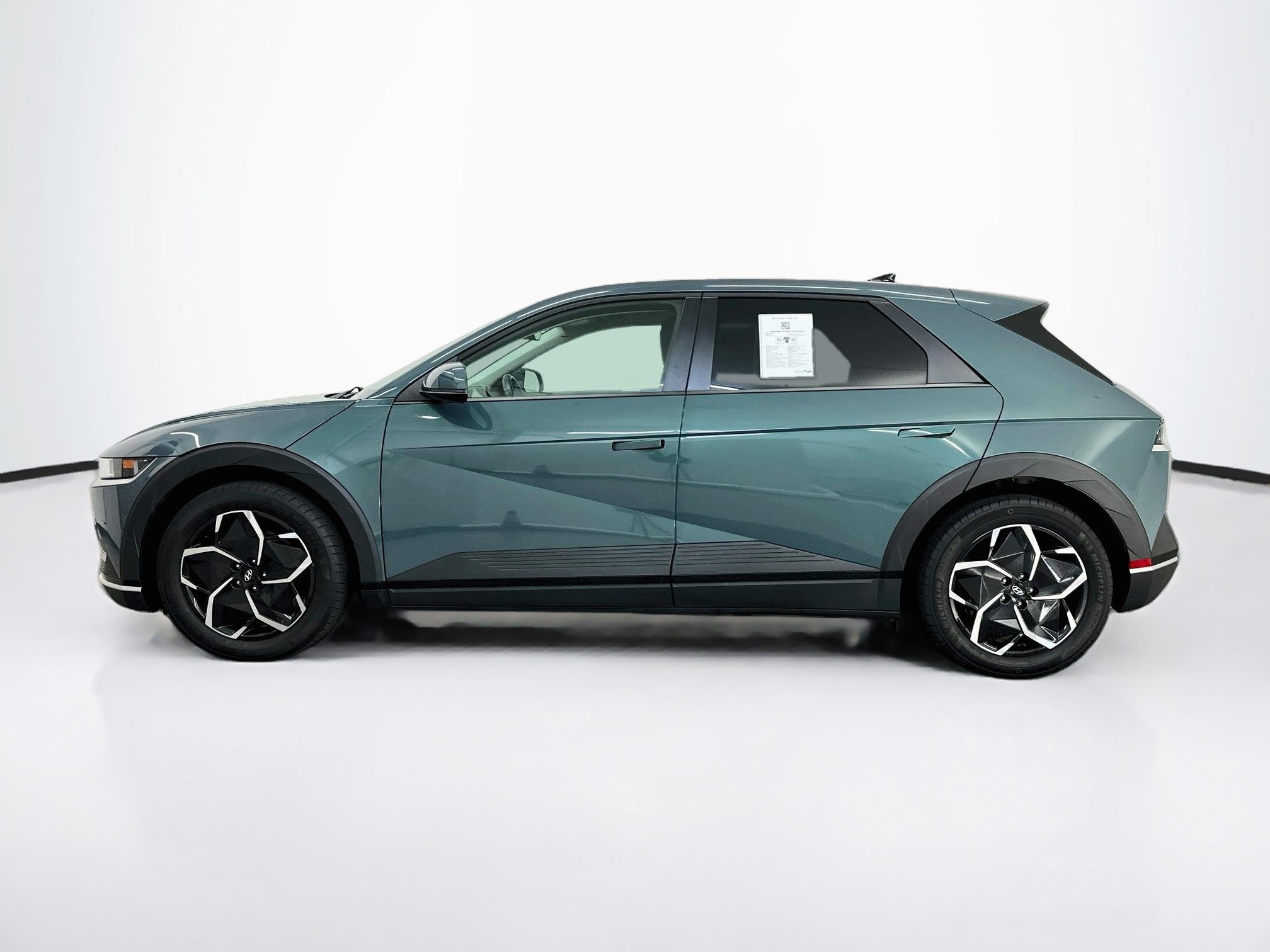 Used 2024 Hyundai Ioniq 5 SEL AWD/4WD image 4