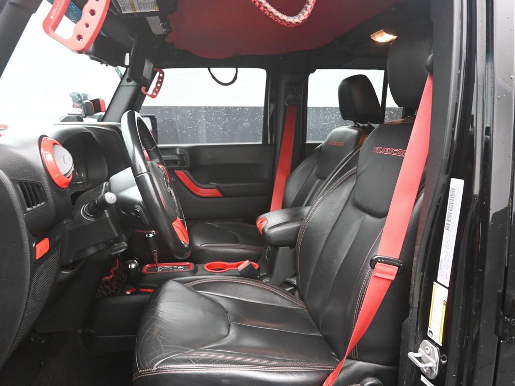 Used 2018 Jeep Wrangler Unlimited Rubicon AWD/4WD image 31