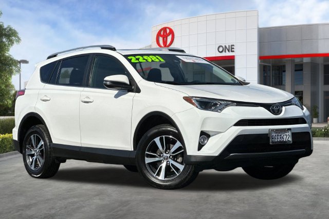 Certified 2018 Toyota RAV4 XLE FWD image 2