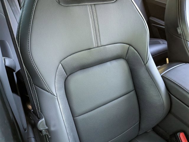 Certified 2024 Jaguar XF R-Dynamic SE image 18