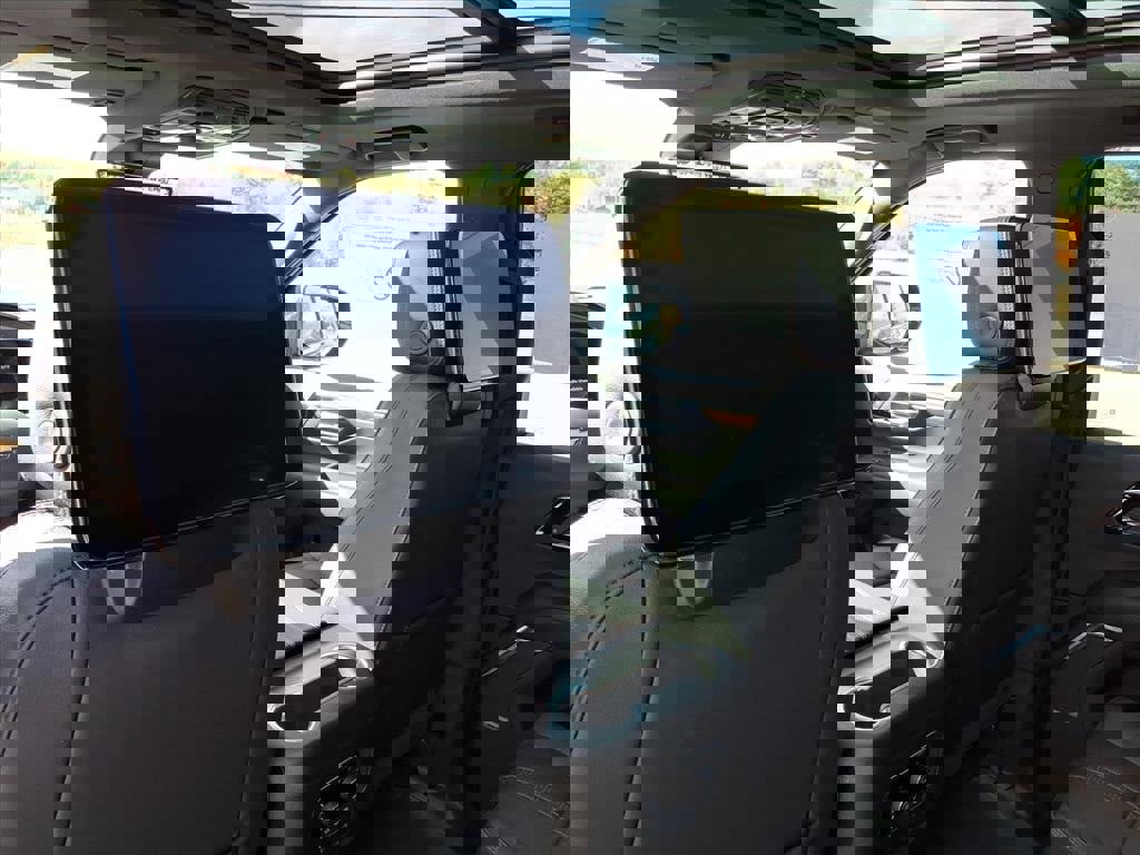 New 2026 Chevrolet Tahoe High Country image 17