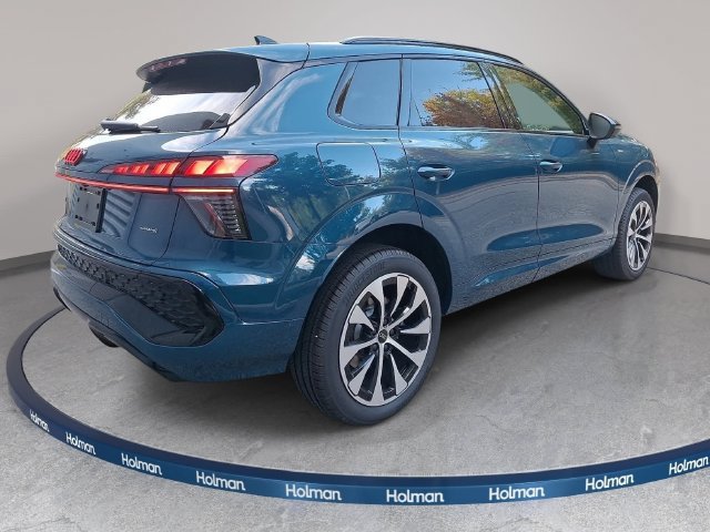 New 2026 Audi Q3 quattro 2.0T AWD/4WD image 3