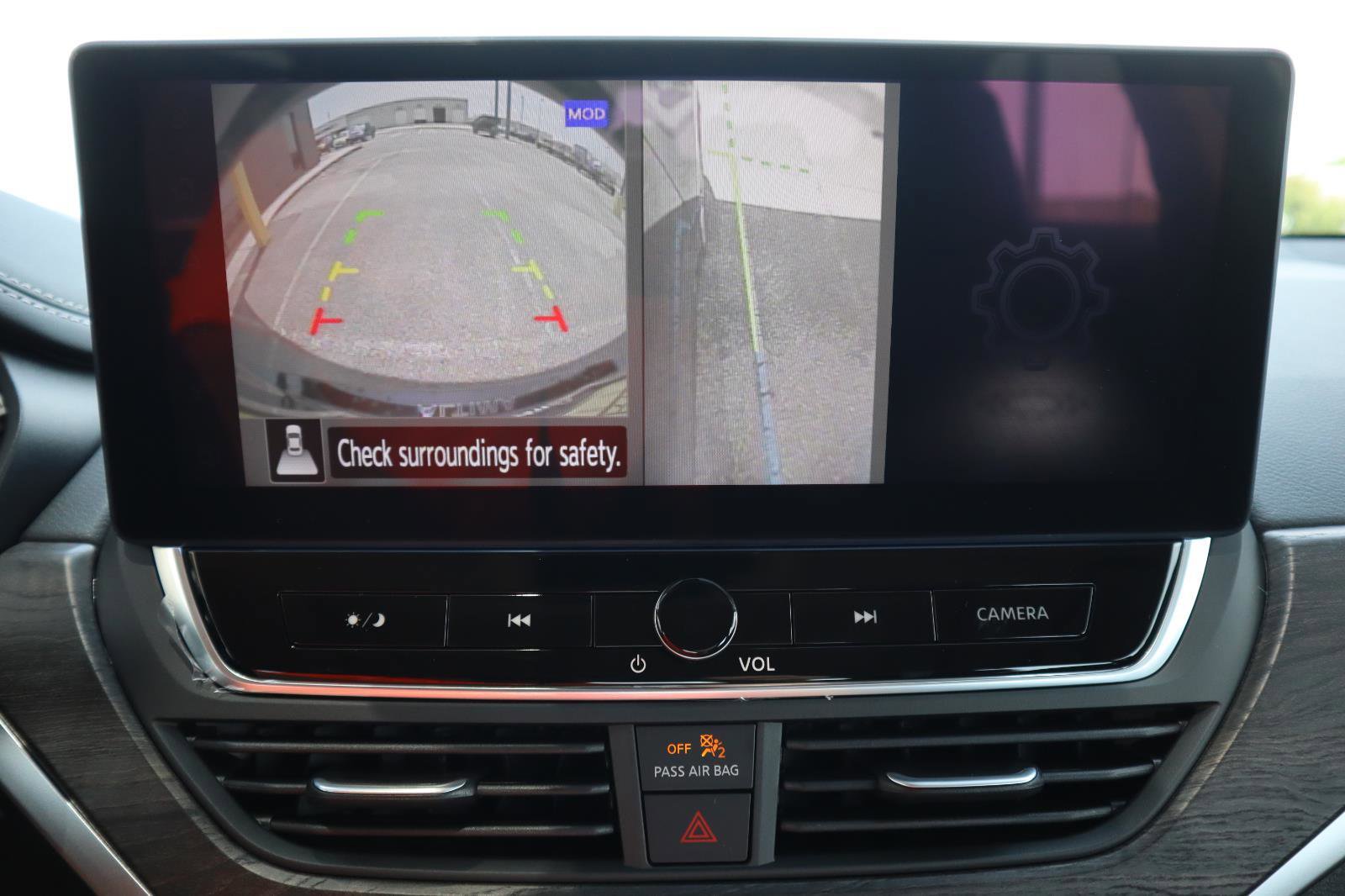 Used 2025 Nissan Altima 2.5 SL FWD image 31