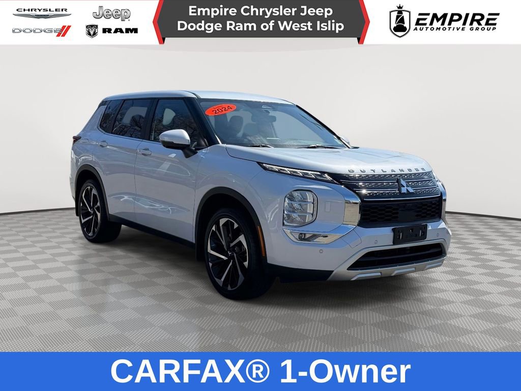 Used 2024 Mitsubishi Outlander SE image 1