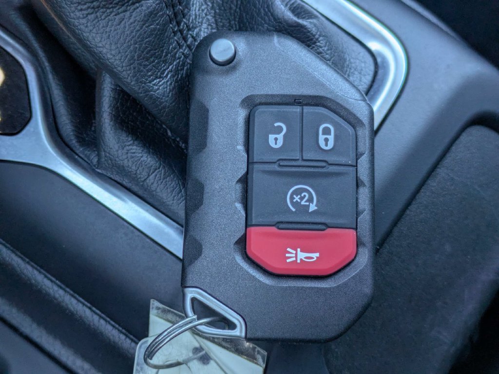 Used 2023 Jeep Wrangler Unlimited Sport AWD/4WD image 29