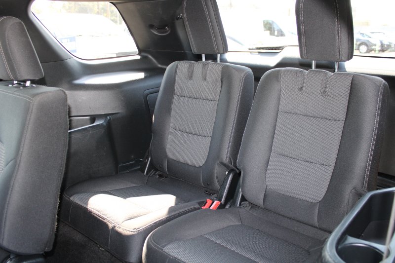 Used 2018 Ford Explorer XLT w/ Equipment Group 201A AWD/4WD image 11