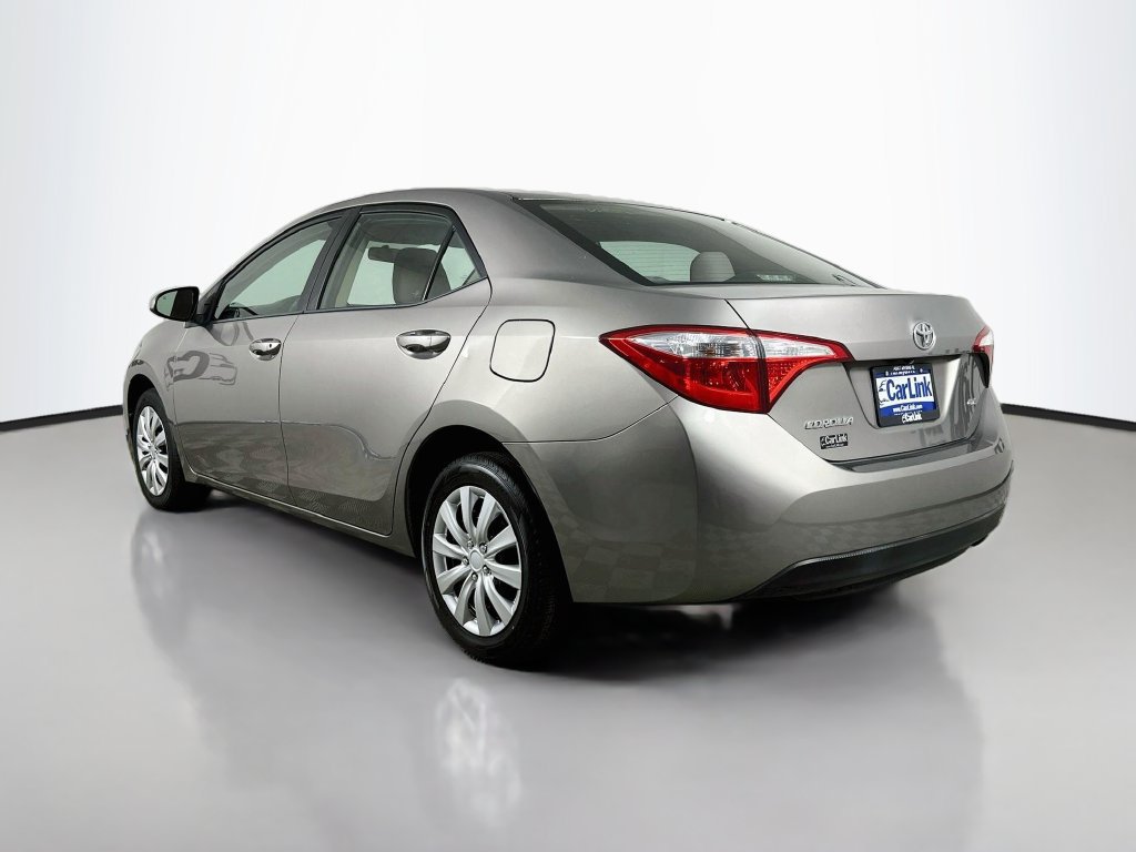 Used 2015 Toyota Corolla LE FWD image 5