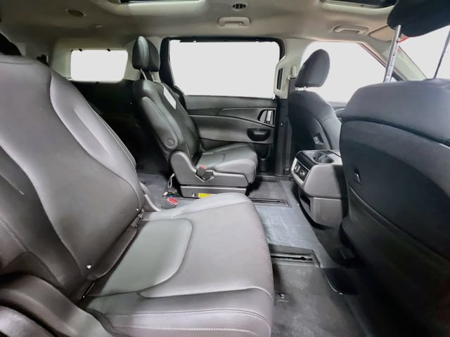 New 2027 Kia Carnival SX w/ Dark Edition Package FWD image 30