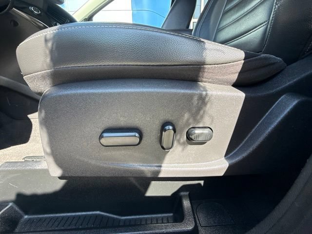 Used 2019 Ford Escape Titanium FWD image 12