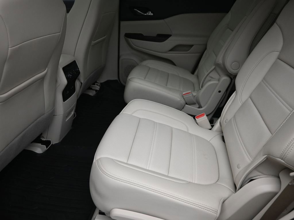 Used 2023 GMC Acadia Denali w/ Denali Ultimate Package image 11