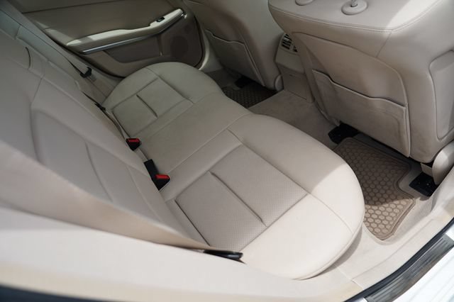 Used 2015 Mercedes-Benz E 350 4MATIC Wagon image 16