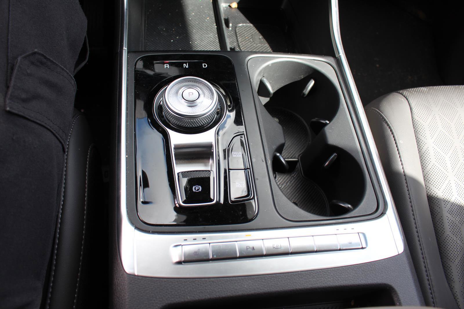 Used 2026 Kia Carnival EX image 25