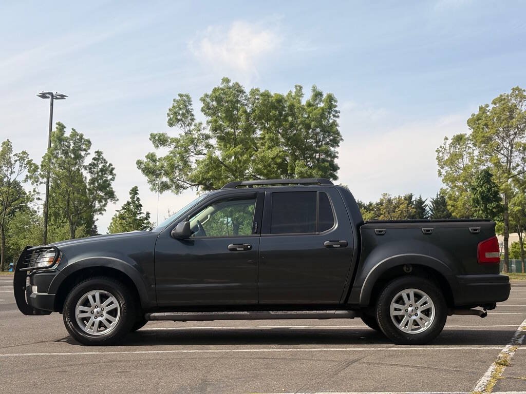 Used 2010 Ford Explorer Sport Trac XLT AWD/4WD image 2
