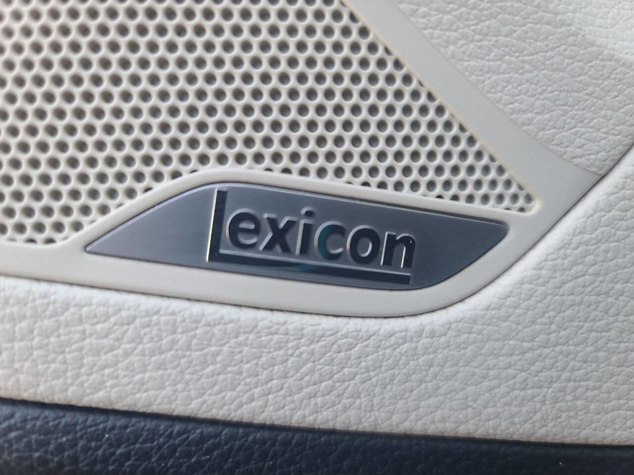 Used 2016 Hyundai Genesis 3.8 w/ Option Group 04 image 32