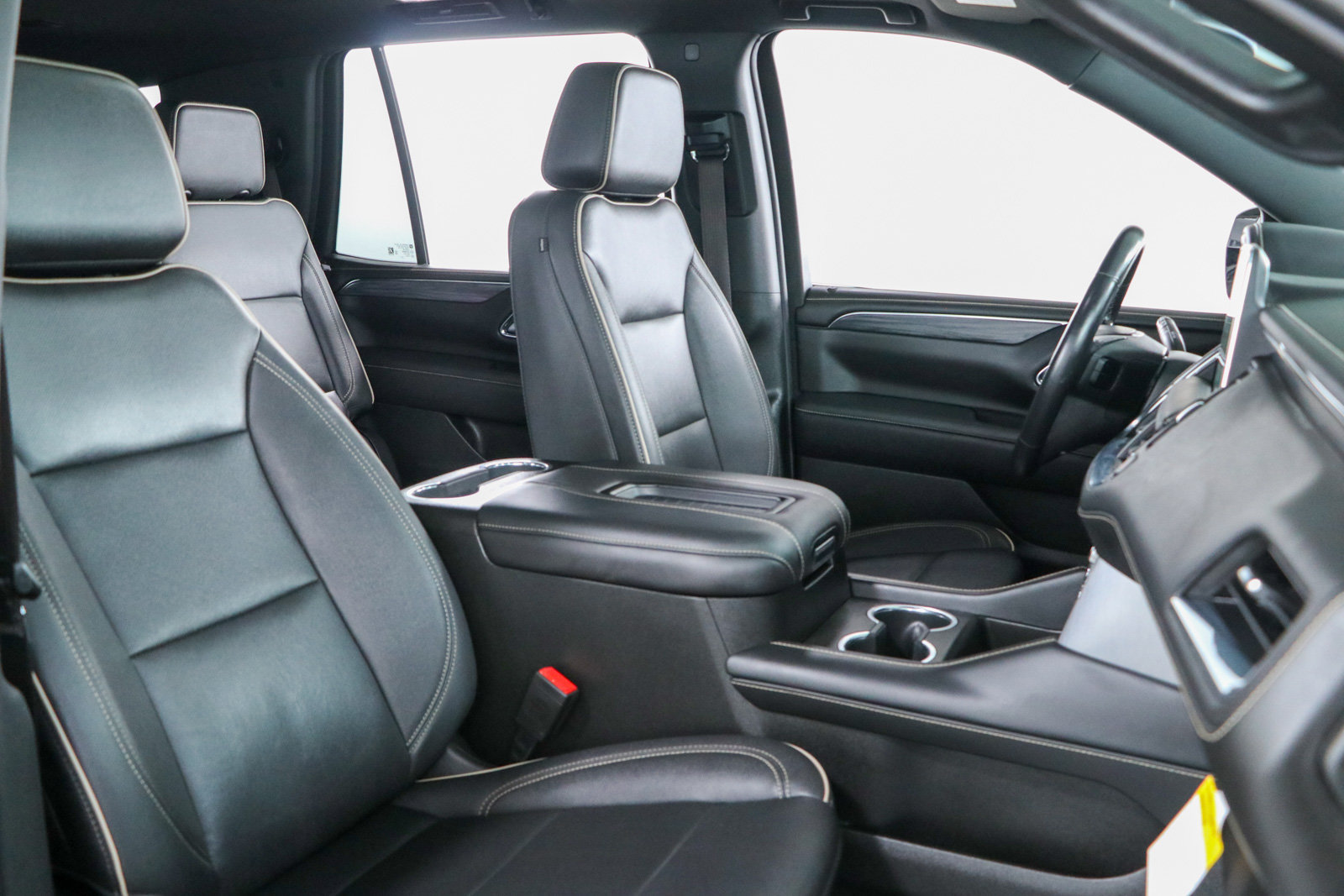 Used 2023 GMC Yukon SLT w/ SLT Luxury Package RWD image 31