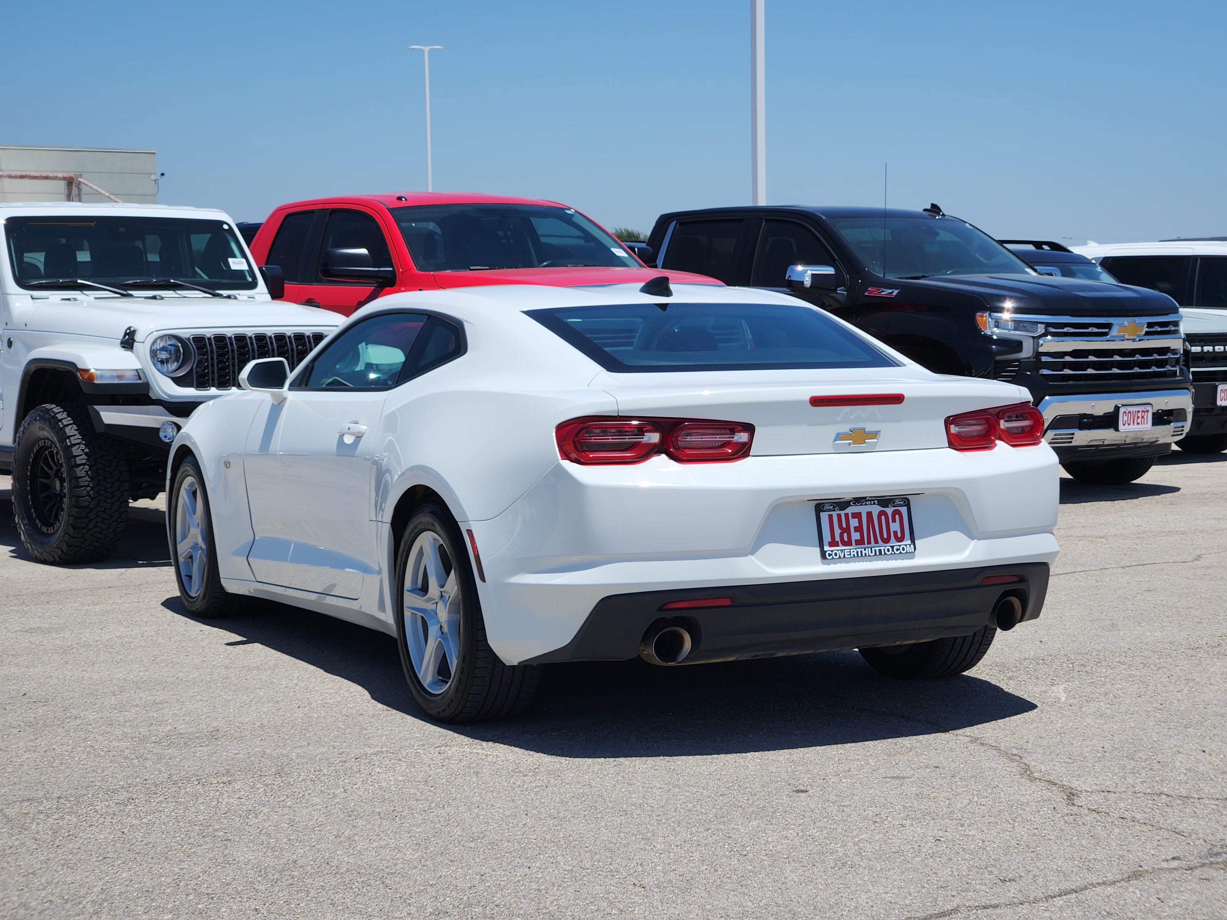 Used 2023 Chevrolet Camaro LT RWD image 5