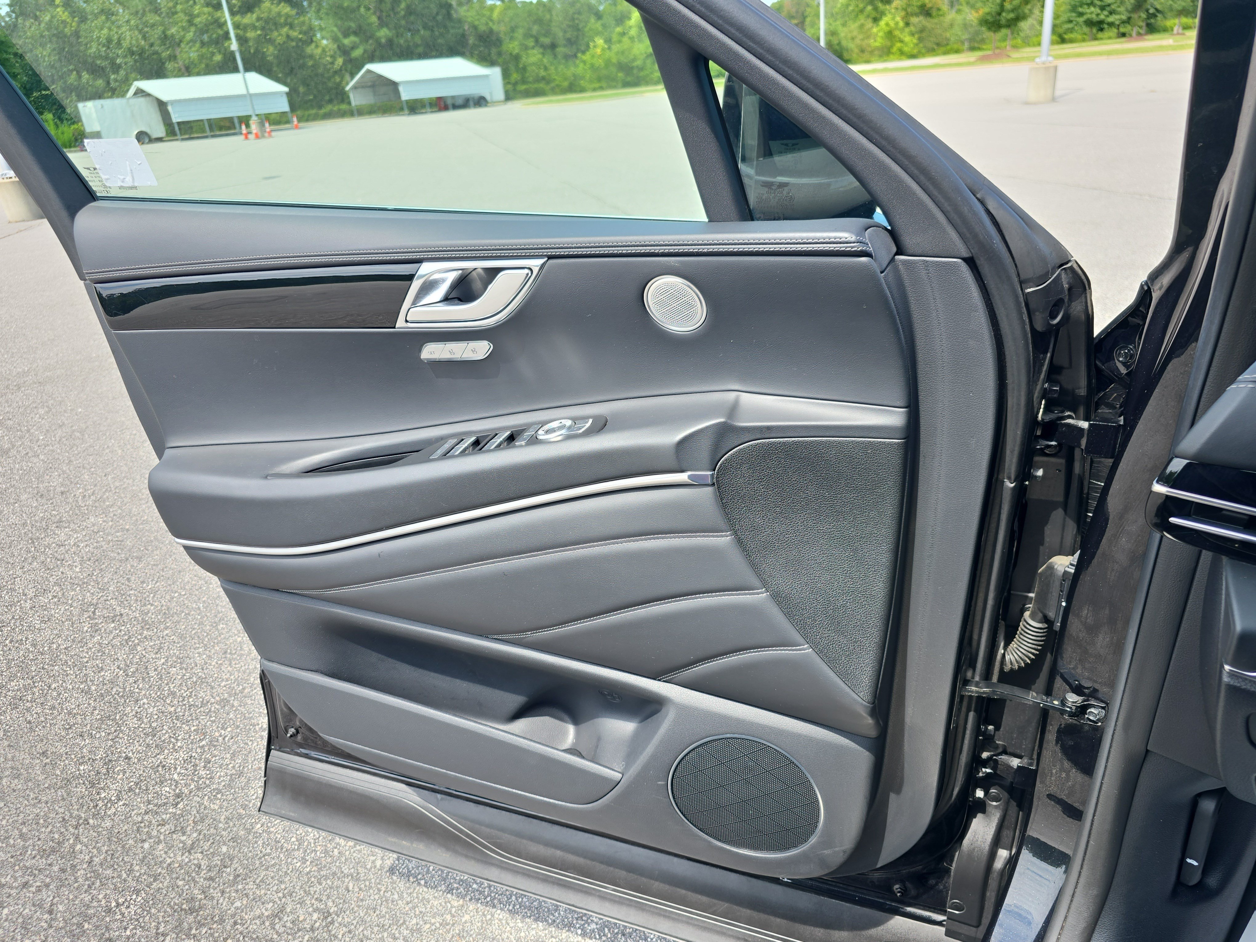 Used 2025 Genesis GV80 2.5T Standard AWD/4WD image 25
