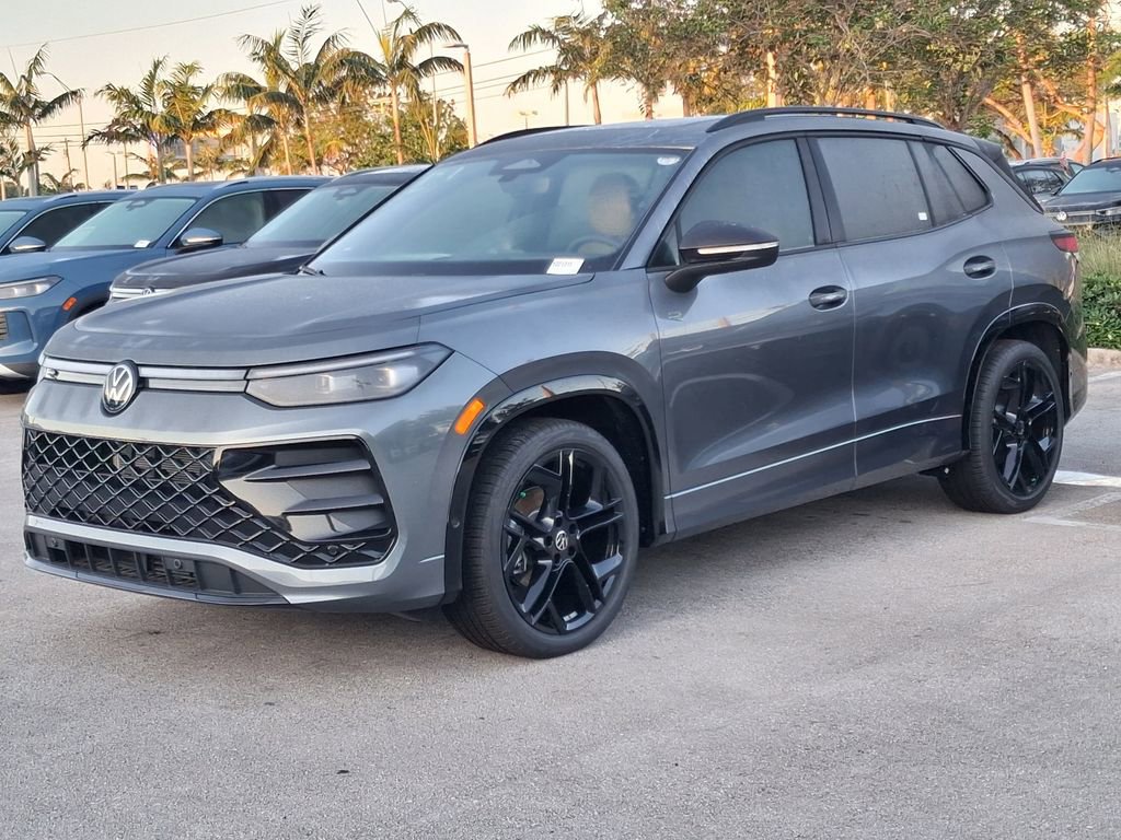 New 2026 Volkswagen Tiguan SE R-Line FWD image 3
