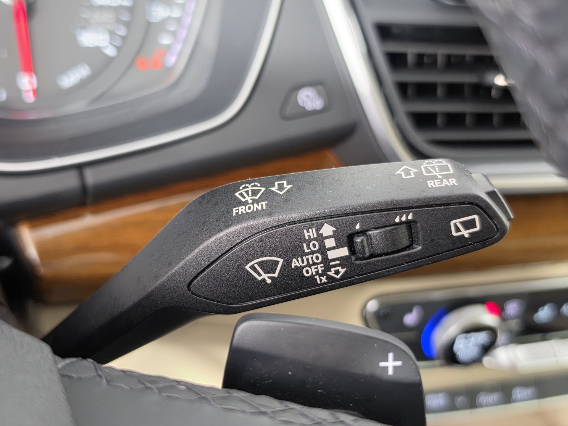Used 2024 Audi Q5 Premium AWD/4WD image 11