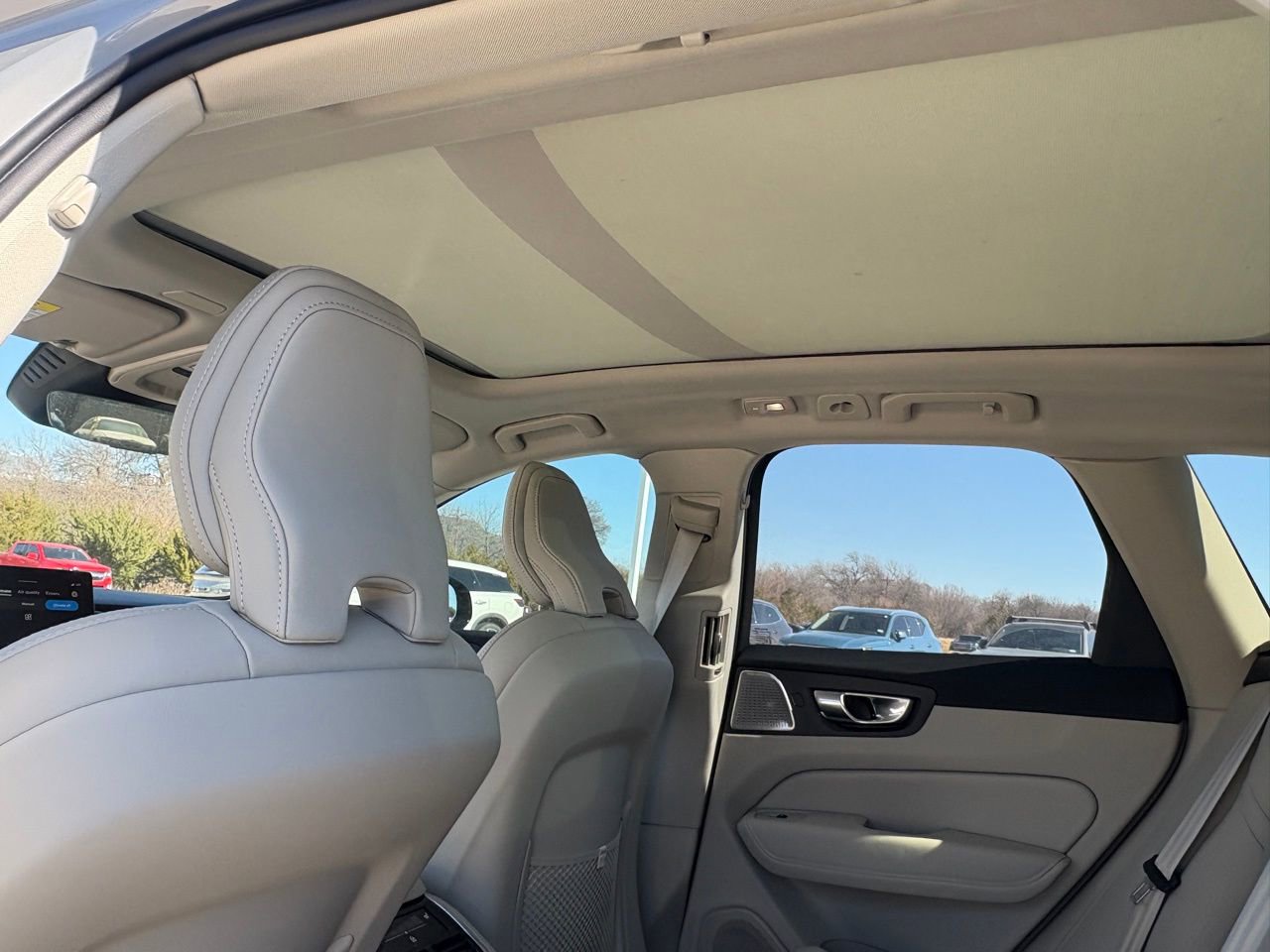 New 2026 Volvo XC60 B5 Ultra w/ Protection Package Premier image 25