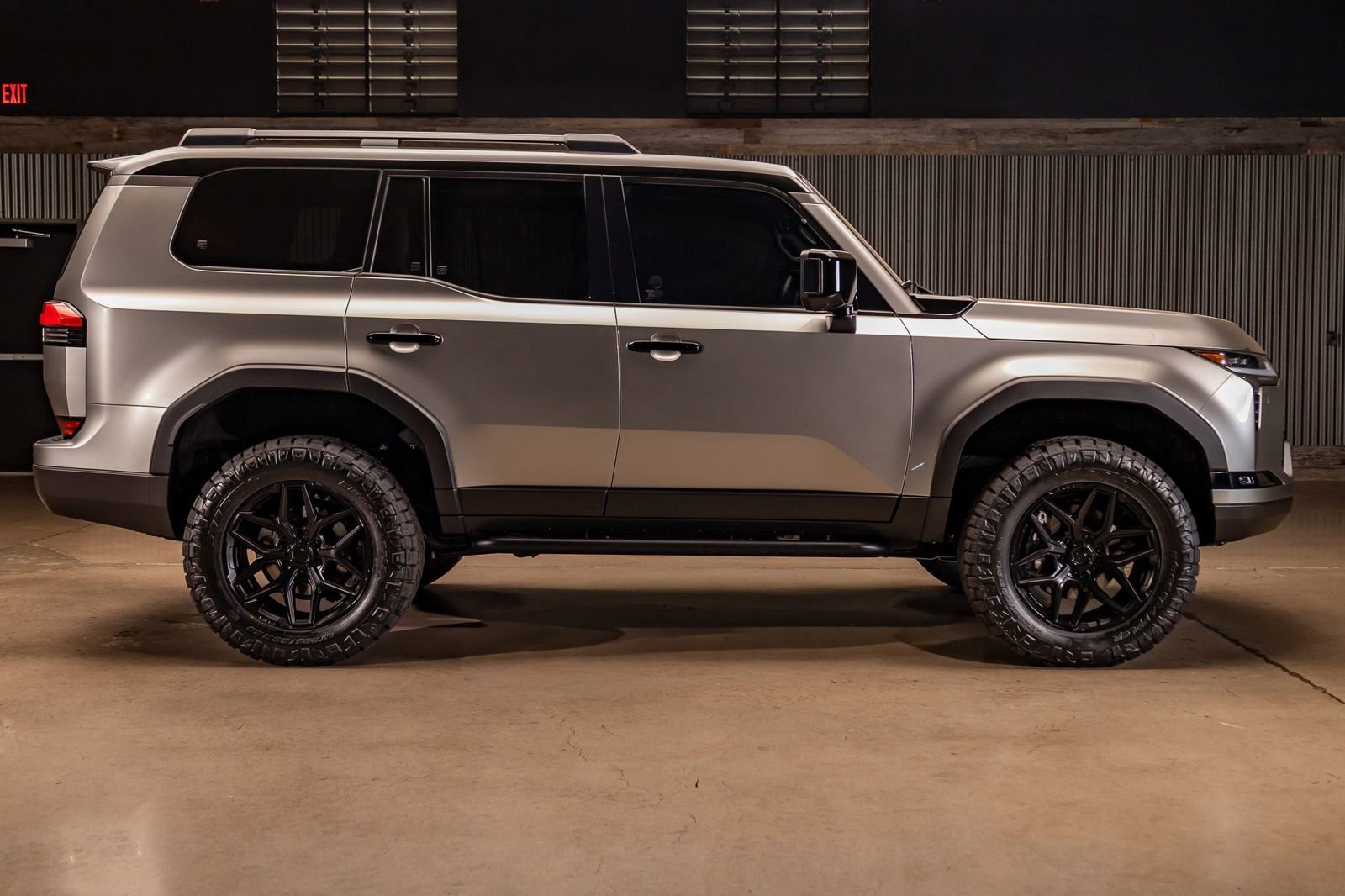 Used 2025 Lexus GX 550 image 11