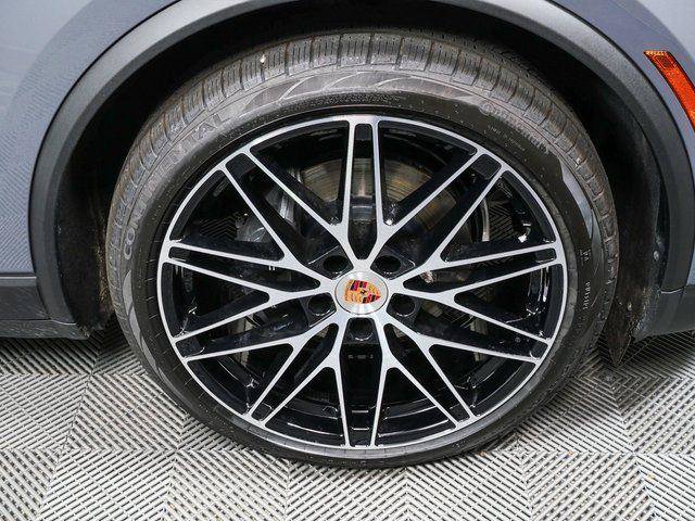 New 2026 Porsche Macan Electric RWD image 39