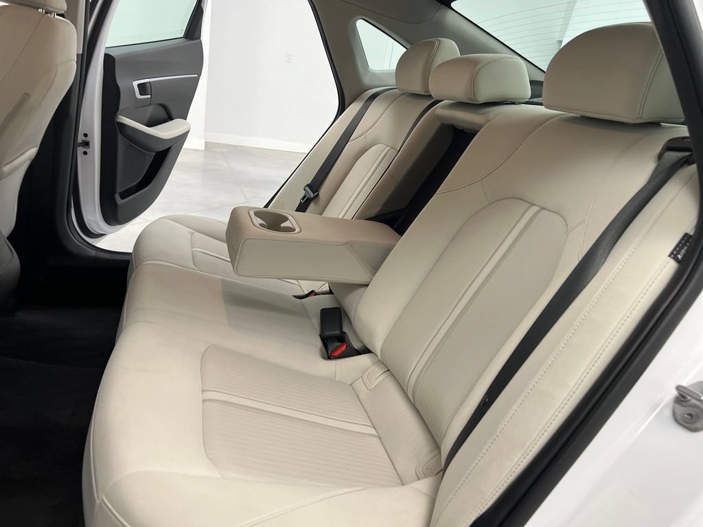 Used 2025 Hyundai Sonata SEL FWD image 16