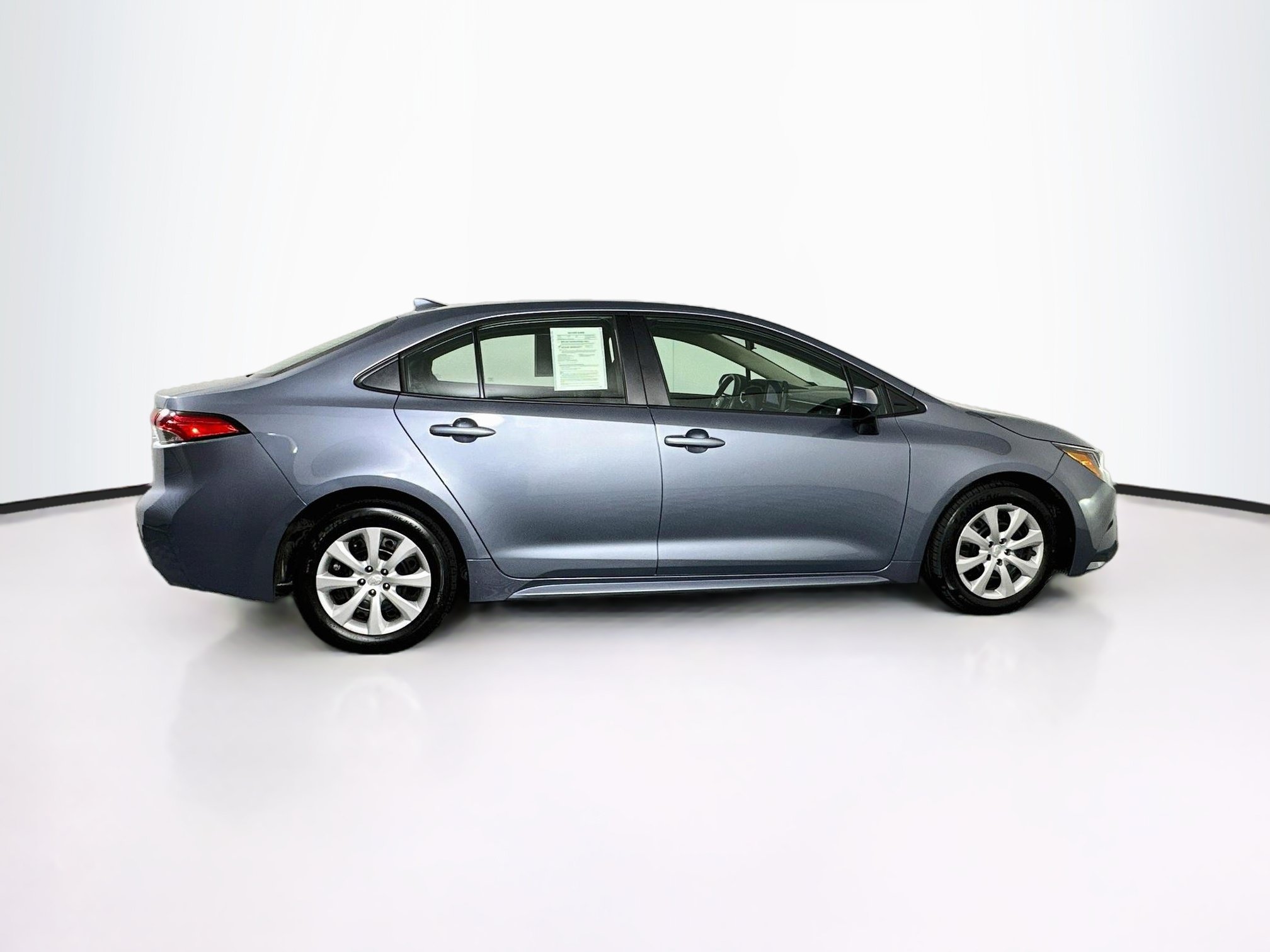 Used 2025 Toyota Corolla LE FWD image 10