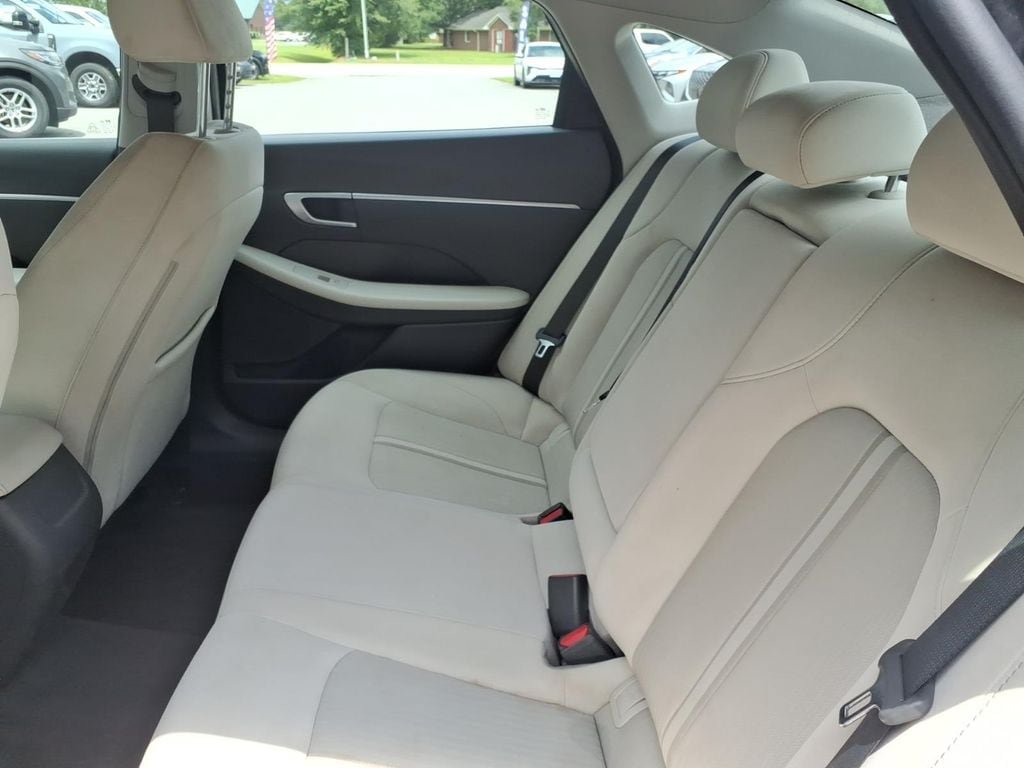 Used 2025 Hyundai Sonata SEL FWD image 9