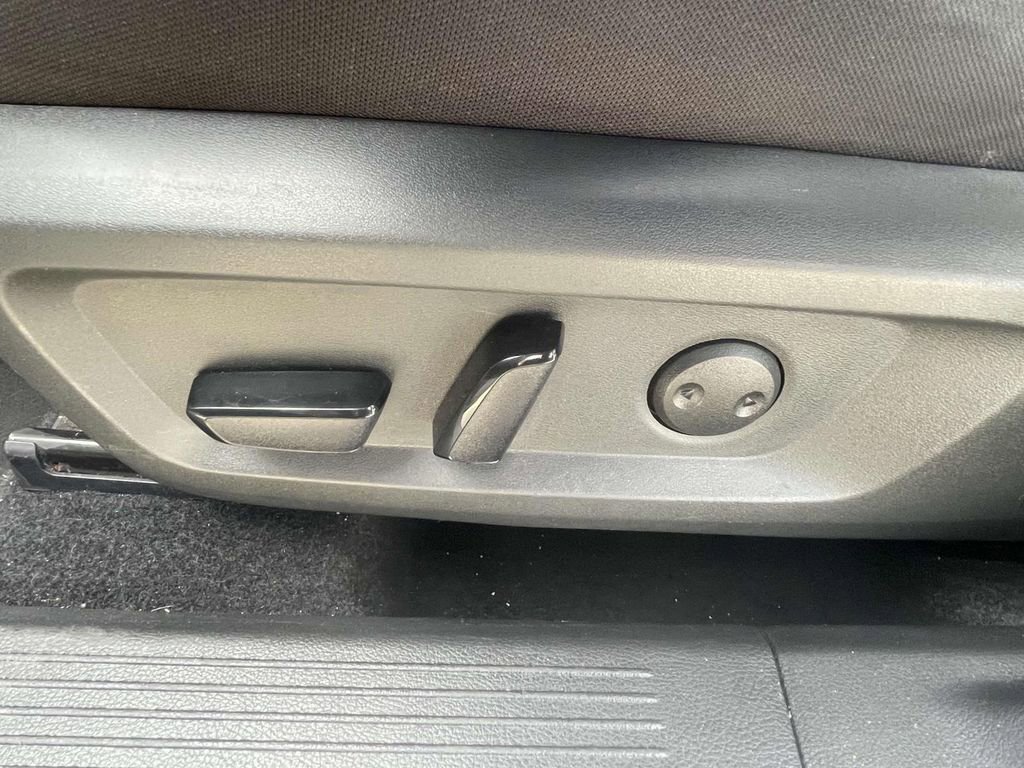 Used 2021 Nissan Rogue SV image 14