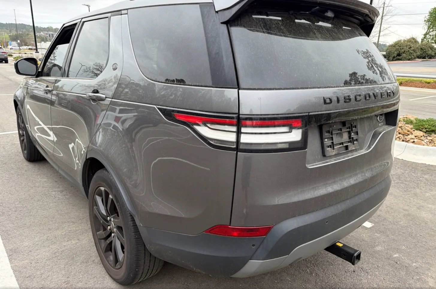 Used 2017 Land Rover Discovery SE AWD/4WD image 4