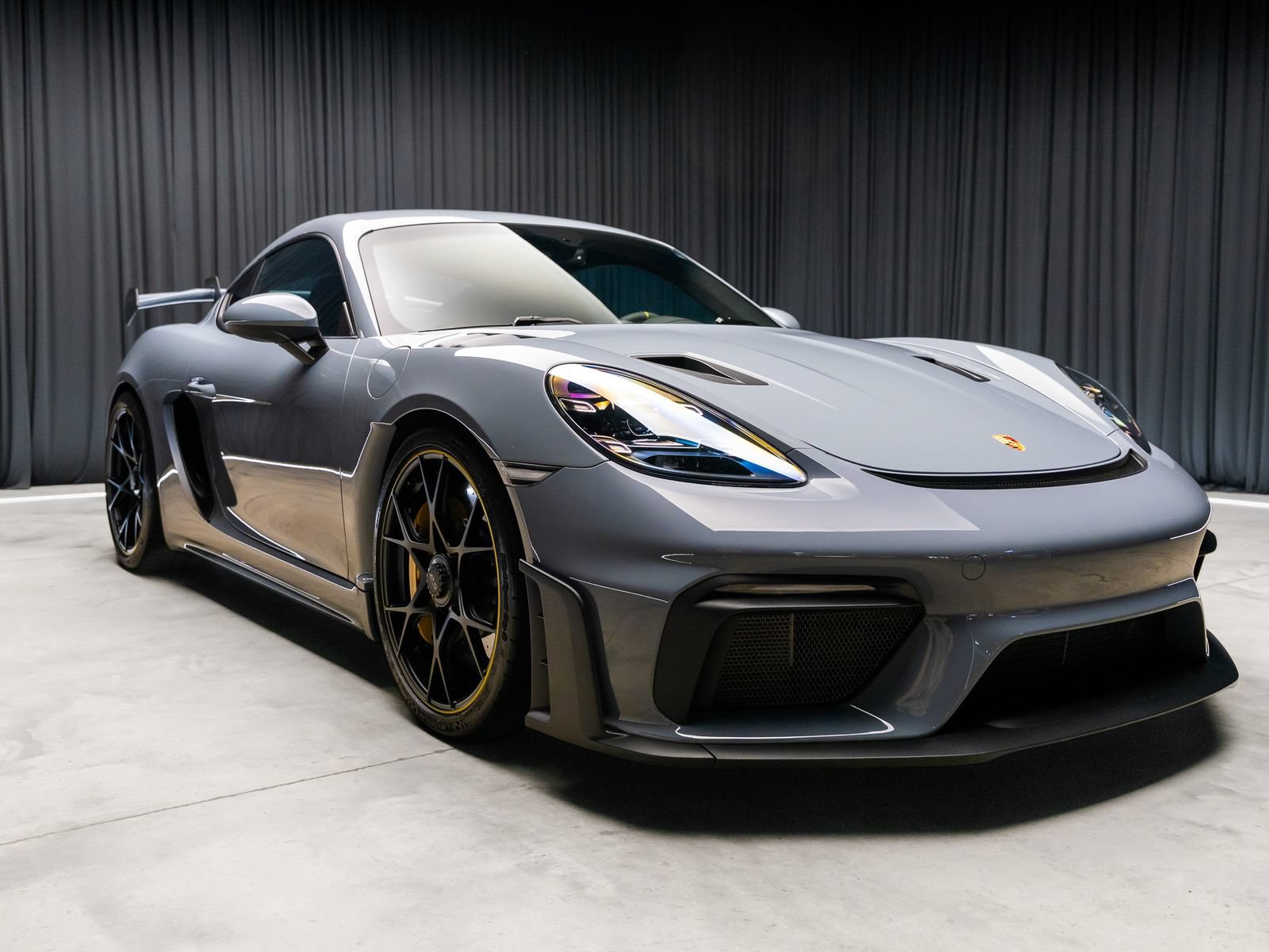 Used 2024 Porsche 718 Cayman GT4 RS w/ Accent Package Logos RWD image 15