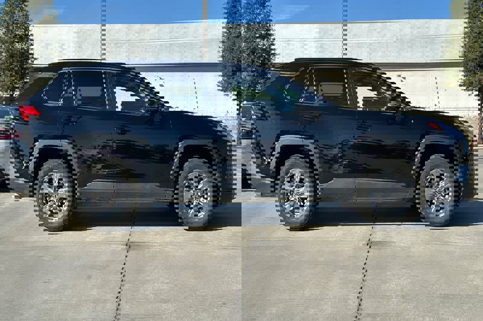 Used 2024 Toyota RAV4 XLE image 9