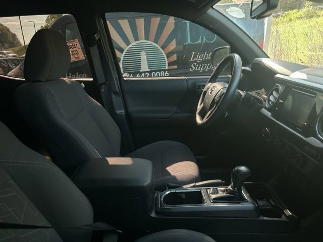 Used 2018 Toyota Tacoma TRD Sport image 31