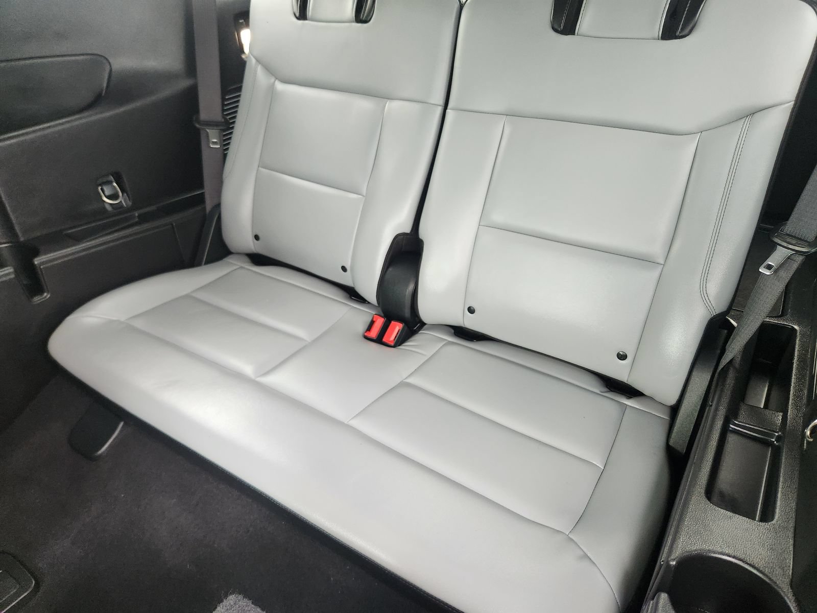 Used 2021 Ford Explorer XLT w/ Equipment Group 202A RWD image 34