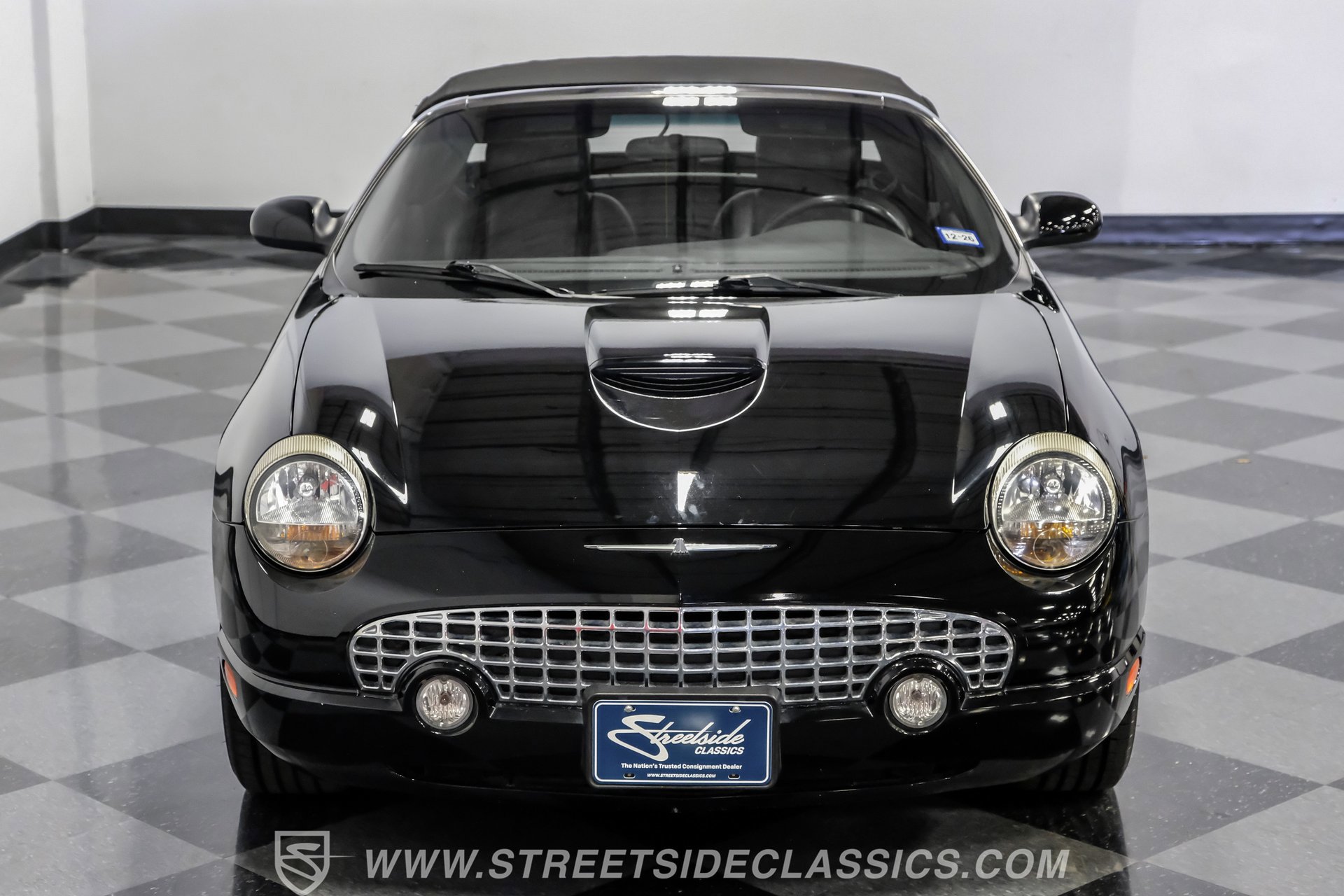 Used 2002 Ford Thunderbird image 37