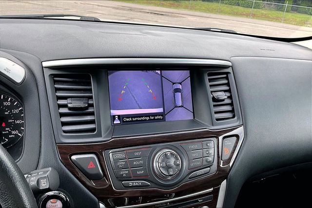 Used 2013 Nissan Pathfinder Platinum AWD/4WD image 14