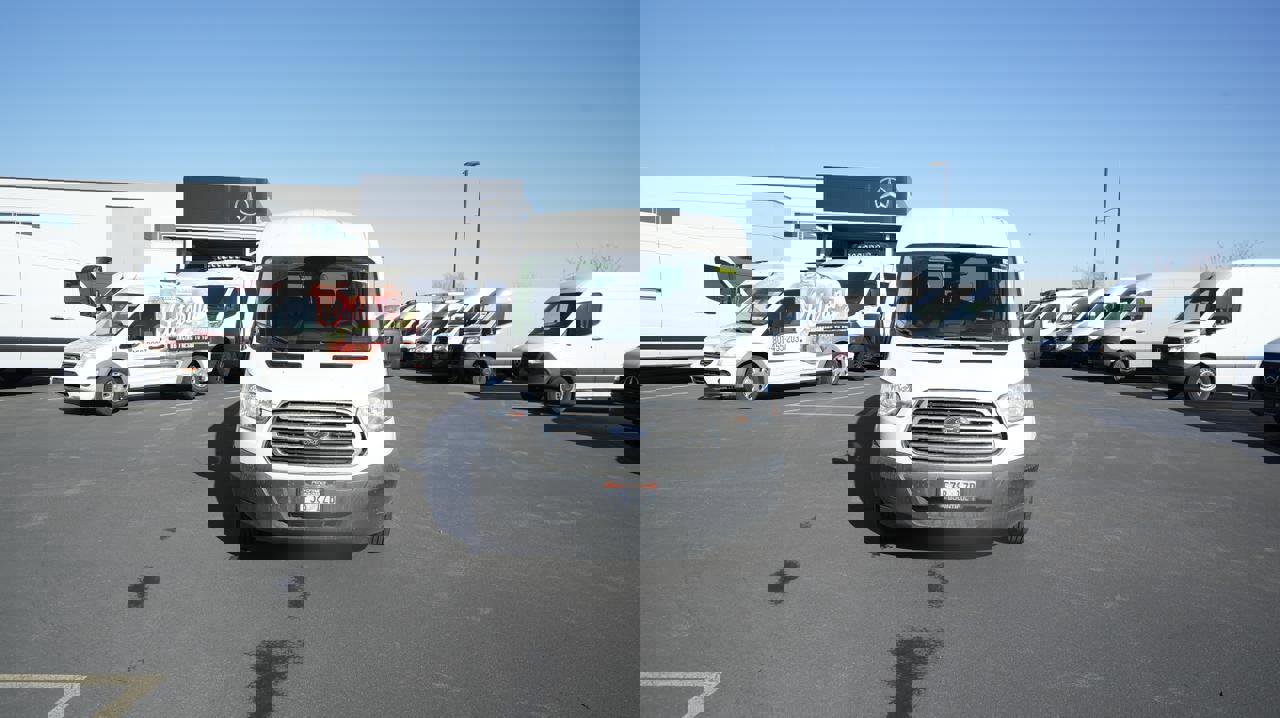 Used 2019 Ford Transit 350 XLT image 2