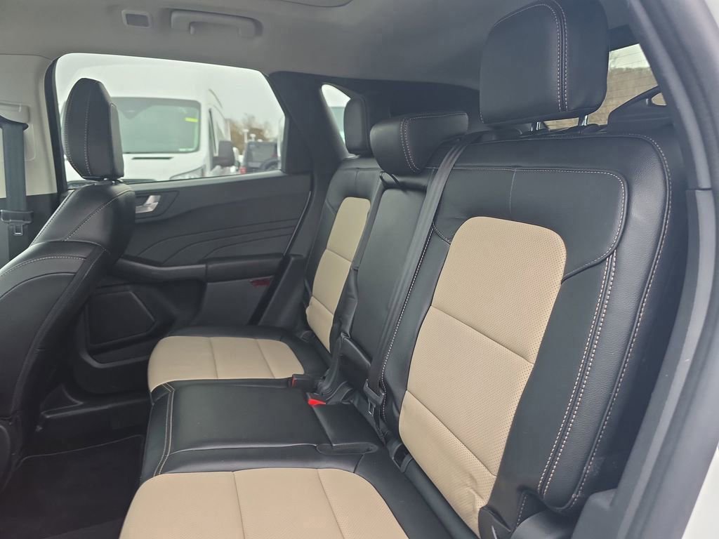 Certified 2022 Ford Escape Titanium w/ Titanium Elite Package image 24