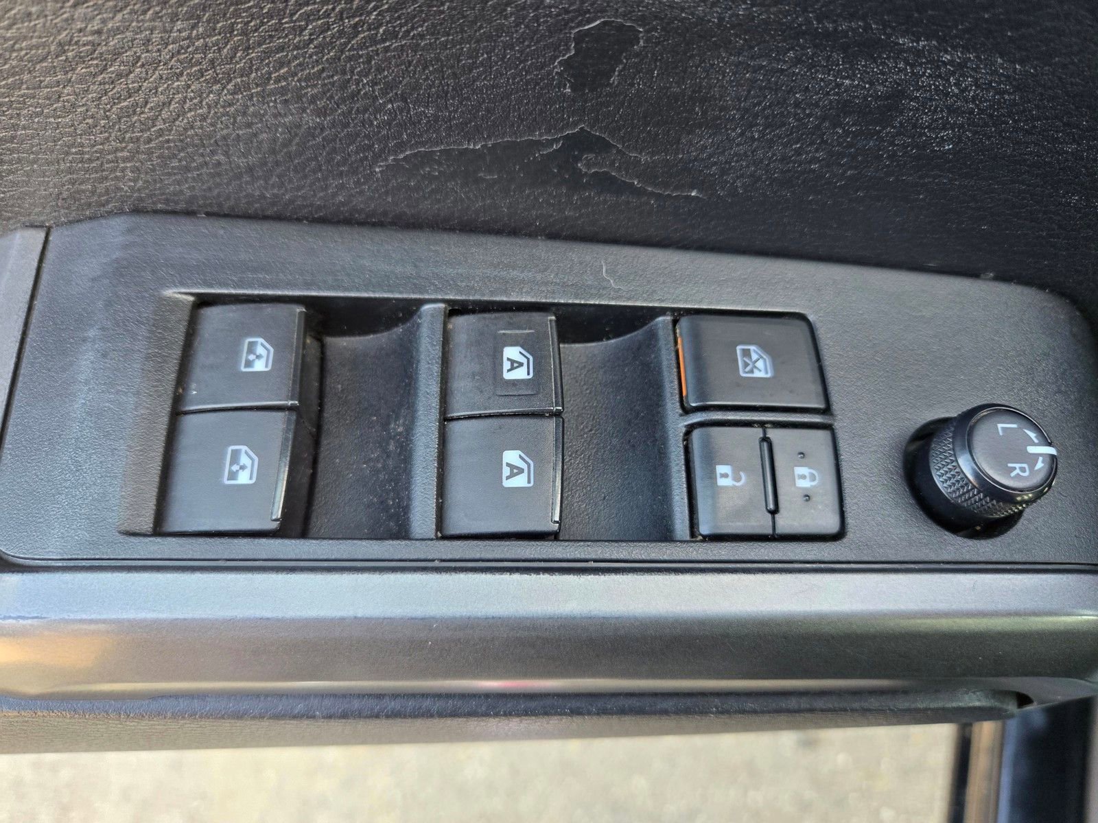 Used 2020 Toyota Tacoma TRD Off-Road image 15