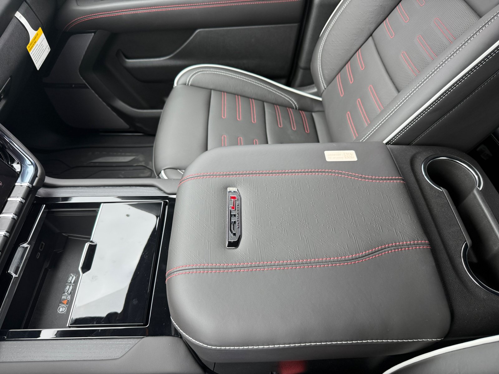 New 2026 GMC Yukon XL AT4 Ultimate AWD/4WD image 14