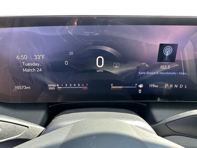 Used 2025 Buick Enclave Sport Touring image 28