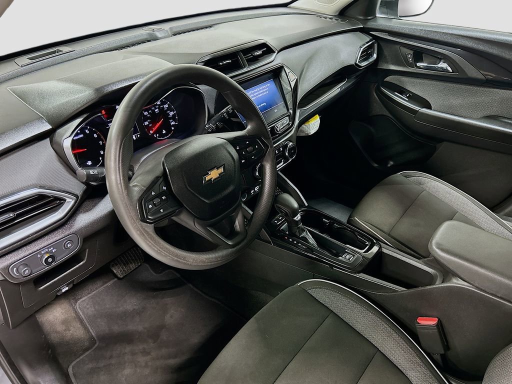 Used 2021 Chevrolet TrailBlazer LT w/ Convenience Package image 9