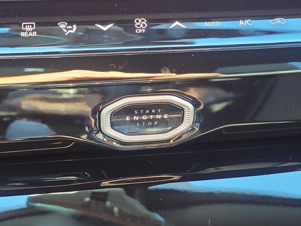 New 2027 Jeep Grand Cherokee Limited AWD/4WD image 18